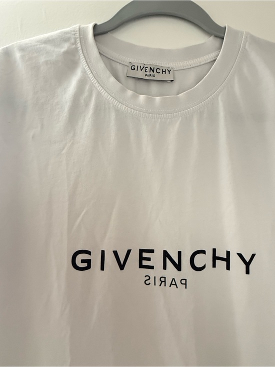 Givenchy Other - Givenchy Reverse Paris Logo T-Shirt